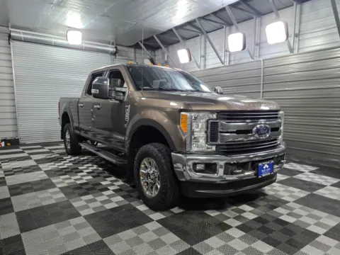 More photos of 2017 Ford Super Duty F-350 SRW XLT 4WD Crew Cab Power Stroke Diesel Pickup Truck w/Premium Pkg at Trust Auto, MD