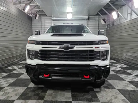Another view of 2024 Chevrolet Silverado 2500HD Custom 4WD Crew Cab 6-Pass 6.6L V8 Pickup Truck w/Convenience Pkg for sale in Sykesville, MD at Trust Auto