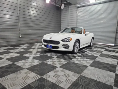 White 2018 FIAT 124 Spider Lusso for sale in Sykesville, MD