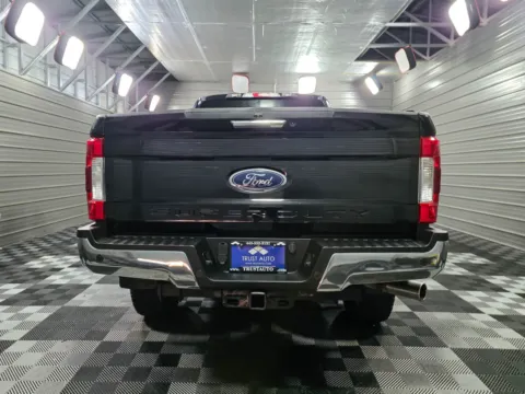 More photos of 2018 Ford Super Duty F-350 SRW LARIAT at Trust Auto, MD