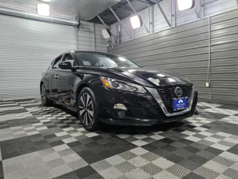 Another view of 2020 Nissan Altima 2.5 SL for sale in Sykesville, MD at Trust Auto