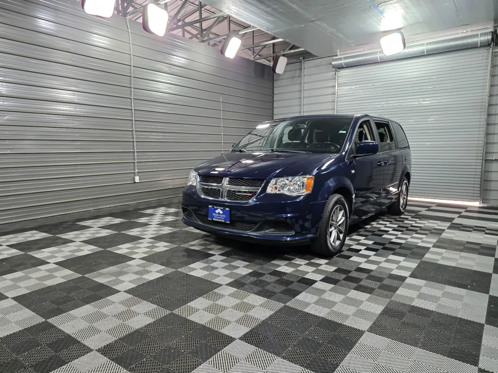Silver 2014 Dodge Grand Caravan SE 30th Anniversary for sale in Sykesville, MD