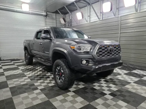 More photos of 2020 Toyota Tacoma TRD Off Road 4WD Double Cab Pickup Truck at Trust Auto, MD