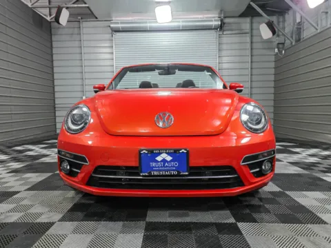 Another view of 2019 Volkswagen Beetle SE Soft-Top Convertible w/Premium Pkg for sale in Sykesville, MD at Trust Auto