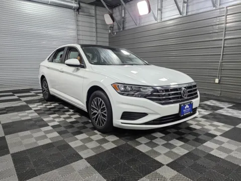 More photos of 2021 Volkswagen Jetta SE 4-Door Sedan at Trust Auto, MD