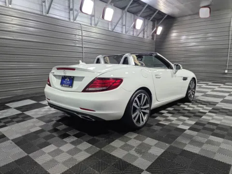More photos of 2019 Mercedes-Benz SLC 300 Hard-Top Convertible w/Premium Pkg at Trust Auto, MD