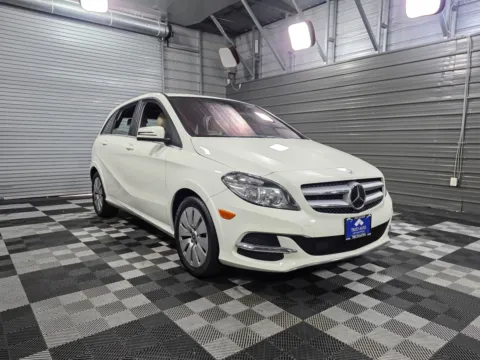 More photos of 2017 Mercedes-Benz B-Class B 250e Electric Hatchbak at Trust Auto, MD