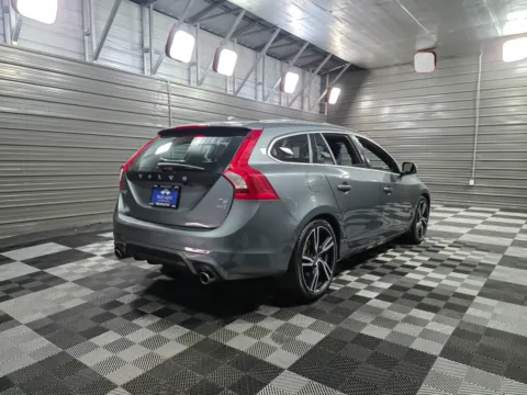More photos of 2018 Volvo V60 T6 R-Design Platinum AWD Wagon w/Climate Pkg at Trust Auto, MD