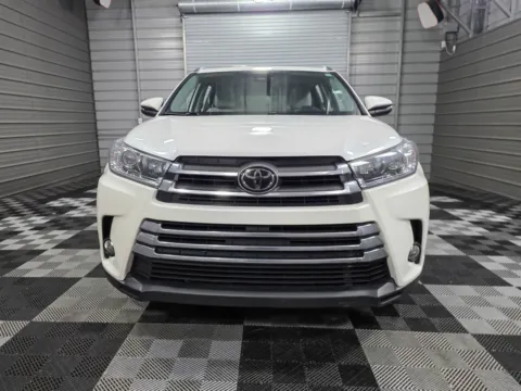 More photos of 2017 Toyota Highlander Limited AWD 7-Passenger SUV at Trust Auto, MD