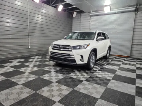 Another view of 2017 Toyota Highlander Limited AWD 7-Passenger SUV for sale in Sykesville, MD at Trust Auto