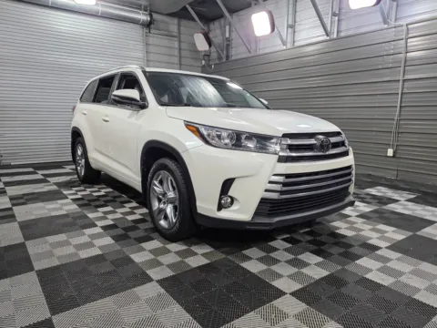 More photos of 2017 Toyota Highlander Limited AWD 7-Passenger SUV at Trust Auto, MD