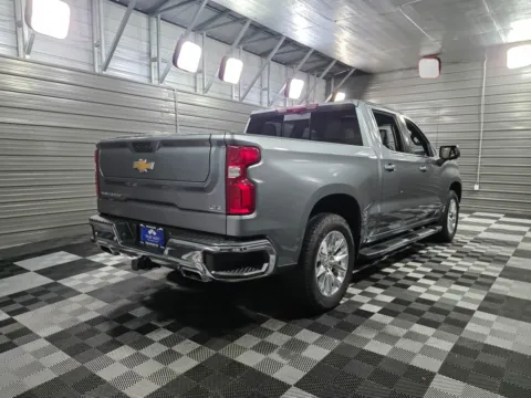 More photos of 2021 Chevrolet Silverado 1500 LTZ 4WD Crew Cab 6.2L Ecotec V8 Pickup Truck w/Premium/Technology Pkgs at Trust Auto, MD