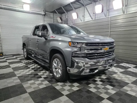 More photos of 2021 Chevrolet Silverado 1500 LTZ 4WD Crew Cab 6.2L Ecotec V8 Pickup Truck w/Premium/Technology Pkgs at Trust Auto, MD