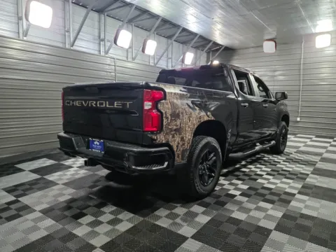 More photos of 2021 Chevrolet Silverado 1500 Custom Trail Boss 4WD Crew Cab 6.2L Ecotec Pickup Truck w/Realtree Special Edition at Trust Auto, MD