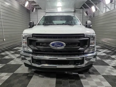 Another view of 2022 Ford Super Duty F-350 Chassis Flatbed XL DRW Crew Cab Dually 6.7L Diesel Pickup Truck for sale in Sykesville, MD at Trust Auto