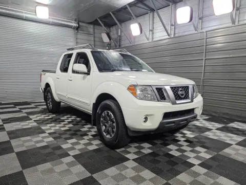 More photos of 2016 Nissan Frontier PRO-4X 4WD Crew Cab Pickup Truck w/Luxury Pkg at Trust Auto, MD