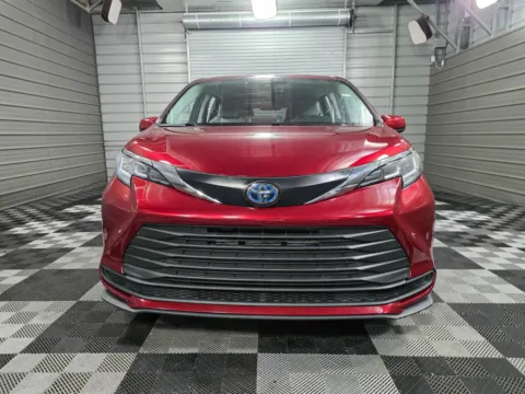 Another view of 2022 Toyota Sienna LE AWD 8-Passenger Hybrid Minivan/Van for sale in Sykesville, MD at Trust Auto