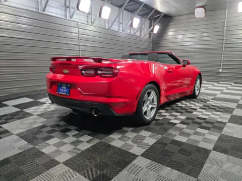 More photos of 2019 Chevrolet Camaro 1LT Soft-Top Convertible w/RS Pkg at Trust Auto, MD