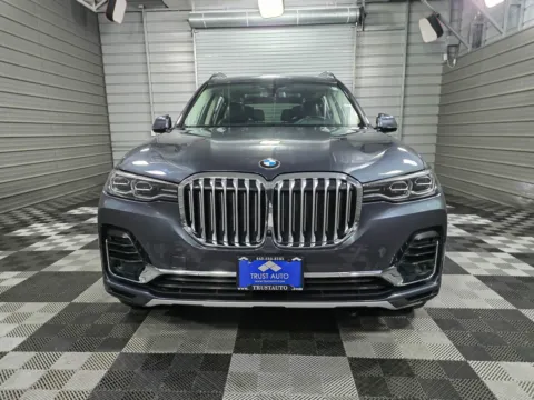 Another view of 2021 BMW X7 xDrive40i AWD 6-Passenger Hybrid Luxury SUV w/Premium Pkg for sale in Sykesville, MD at Trust Auto