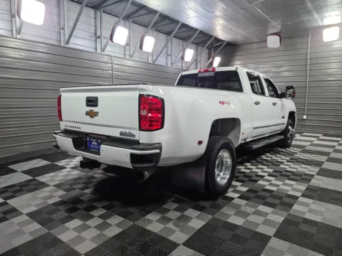 More photos of 2019 Chevrolet Silverado 3500HD DRW High Country 4WD Crew Cab Dually 8FT Bed Duramax Diesel Pickup Truck w/Plus Pkg at Trust Auto, MD
