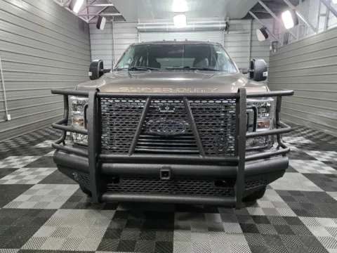 Photos of 2022 Ford Super Duty F-350 DRW LARIAT for sale in Sykesville, MD at Trust Auto