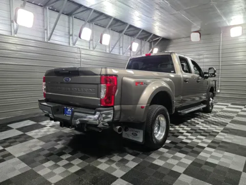 More photos of 2022 Ford Super Duty F-350 DRW LARIAT at Trust Auto, MD