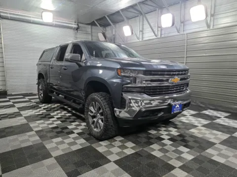 More photos of 2021 Chevrolet Silverado 1500 LT 4WD Crew Cab 5.3L V8 Pickup Truck w/Decked Storage System at Trust Auto, MD