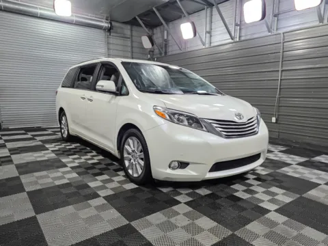 More photos of 2017 Toyota Sienna Limited Premium 7-Passenger Minivan/Van at Trust Auto, MD