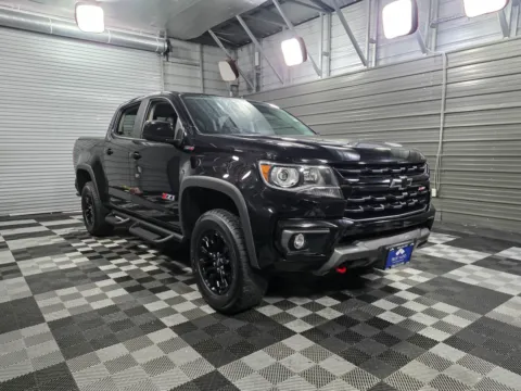 More photos of 2021 Chevrolet Colorado Z71 4WD Crew Cab Duramax Turbo Diesel Pickup Truck w/Midnight Edition at Trust Auto, MD