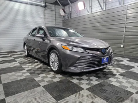 More photos of 2019 Toyota Camry XLE Hybrid Sedan at Trust Auto, MD