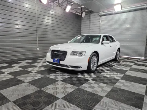 White 2019 Chrysler 300 Touring for sale in Sykesville, MD