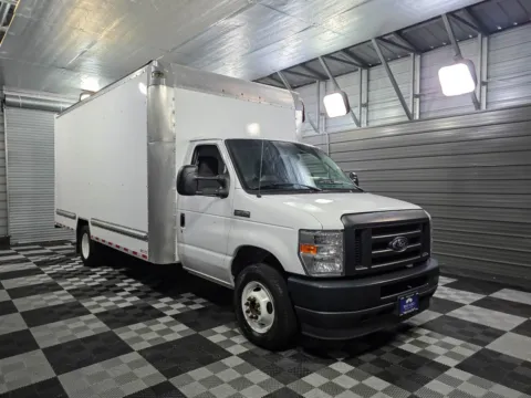 More photos of 2022 Ford E-Series E-350 Cutaway DRW 176''WB Dually 16FT Box Commercial/Utility/Service Truck at Trust Auto, MD
