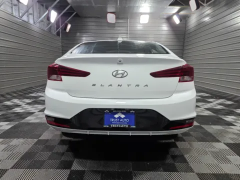 More photos of 2019 Hyundai Elantra Limited at Trust Auto, MD
