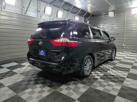 More photos of 2018 Toyota Sienna XLE Premium 8-Passenger Minivan/Van at Trust Auto, MD