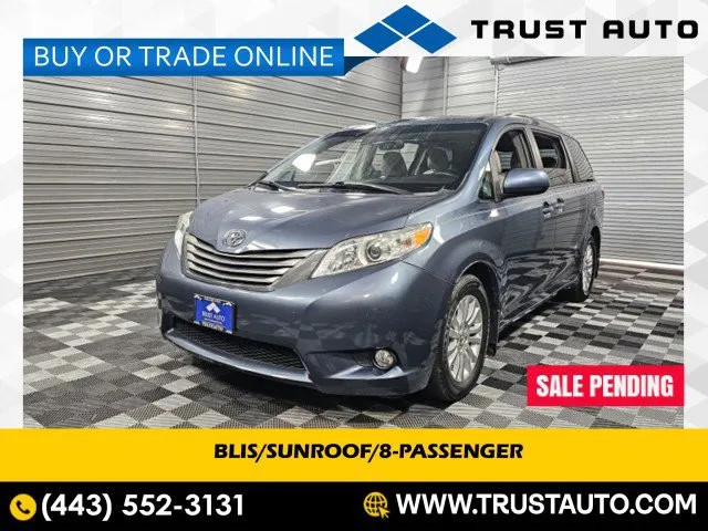 Used 2017 Toyota Sienna XLE 8-Passenger Minivan/Van for sale in