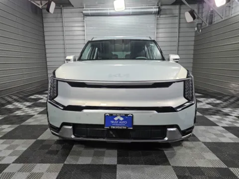 Photos of 2024 Kia EV9 Land for sale in Sykesville, MD at Trust Auto