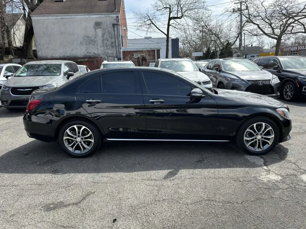 Used 2017 Mercedes-Benz C-Class C300 Luxury with VIN 55SWF4KB9HU198961 for sale in Great Neck, NY