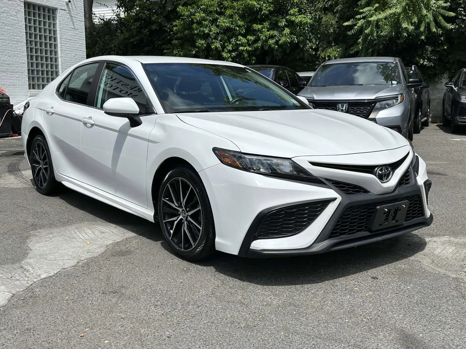 White 2021 Toyota Camry SE for sale in Great Neck, NY