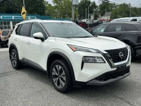 White 2022 Nissan Rogue SV for sale in Great Neck, NY