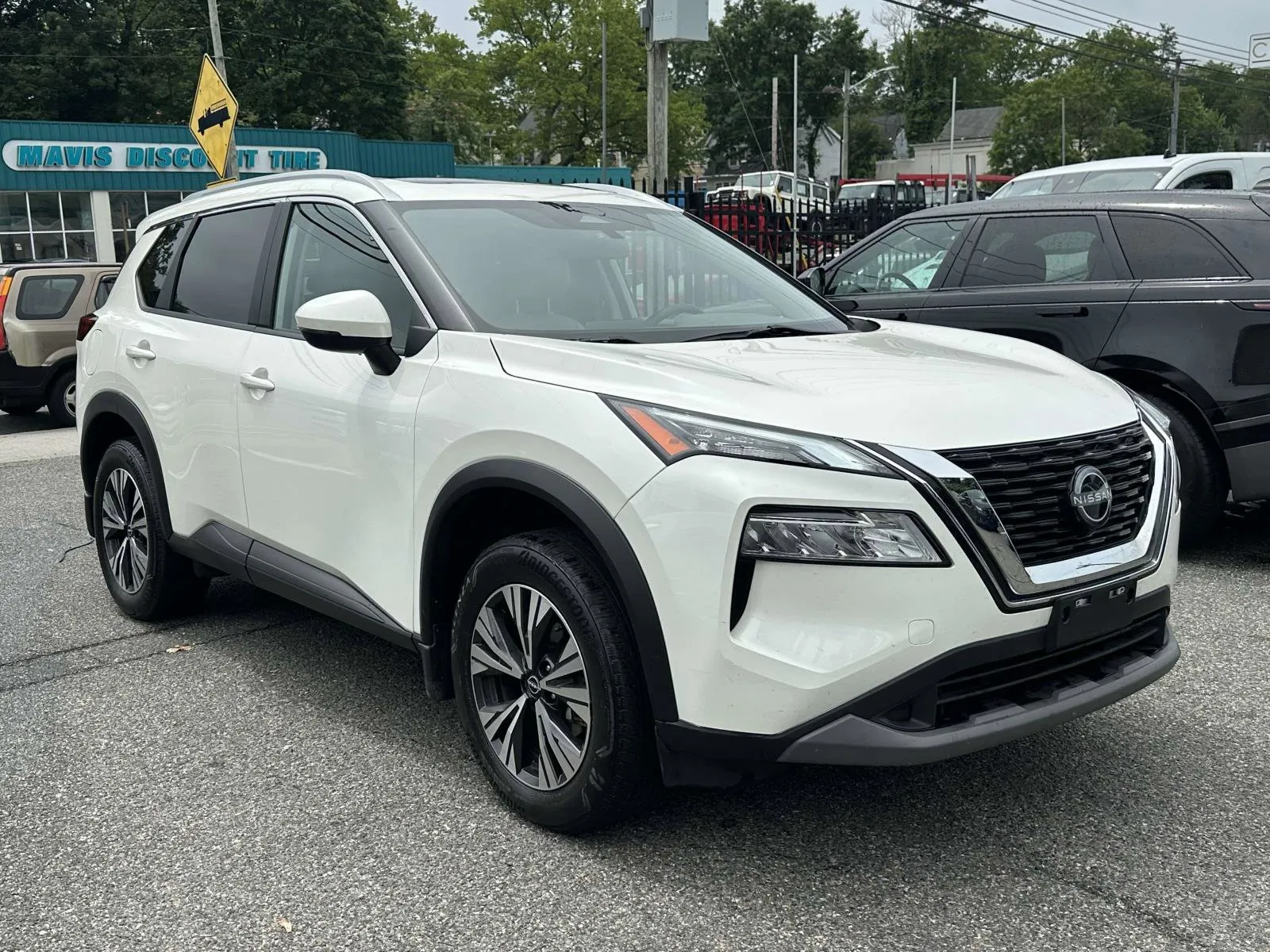 White 2022 Nissan Rogue SV for sale in Great Neck, NY