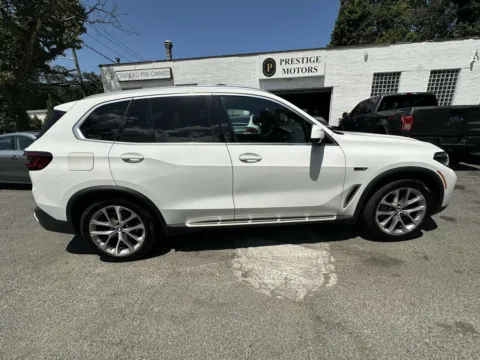Photos of 2023 BMW X5 Plug-In Hybrid xDrive45e for sale in Great Neck, NY at Prestige Motors