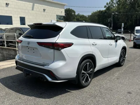 Another view of 2022 Toyota Highlander XSE AWD (Red Interior) for sale in Great Neck, NY at Prestige Motors
