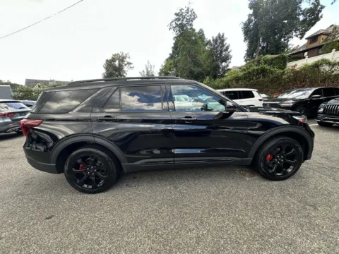 Photos of 2022 Ford Explorer ST for sale in Great Neck, NY at Prestige Motors