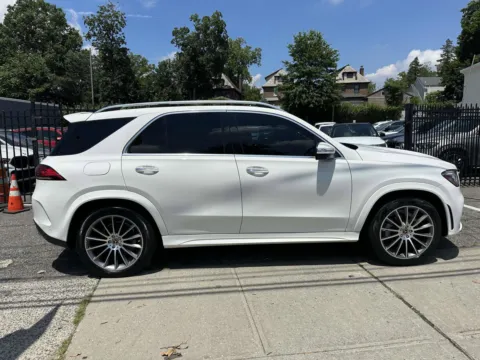Photos of 2021 Mercedes-Benz GLE 350 AMG PKG for sale in Great Neck, NY at Prestige Motors