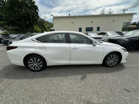Photos of 2021 Lexus ES 250 for sale in Great Neck, NY at Prestige Motors