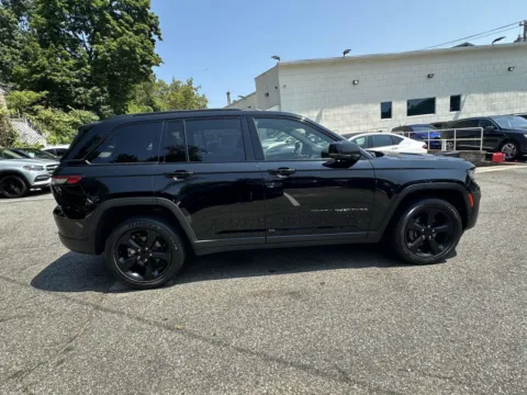Photos of 2023 Jeep Grand Cherokee Altitude for sale in Great Neck, NY at Prestige Motors