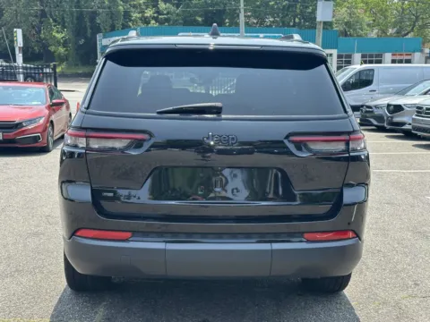 Another view of 2022 Jeep Grand Cherokee L Altitude for sale in Great Neck, NY at Prestige Motors