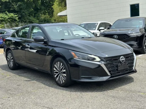 Black 2023 Nissan Altima 2.5 SV for sale in Great Neck, NY