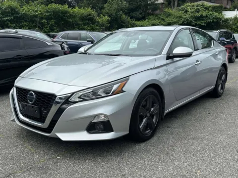 More photos of 2022 Nissan Altima 2.5 SL (Leather Sunroof) at Prestige Motors, NY