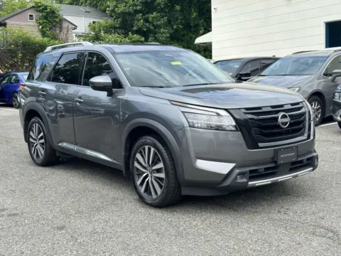 Gray 2022 Nissan Pathfinder Platinum for sale in Great Neck, NY